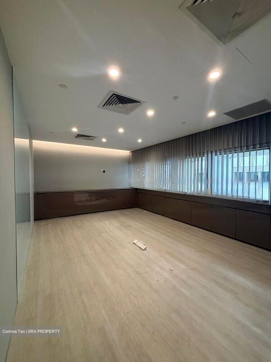 111 Somerset (D9), Office #484827991